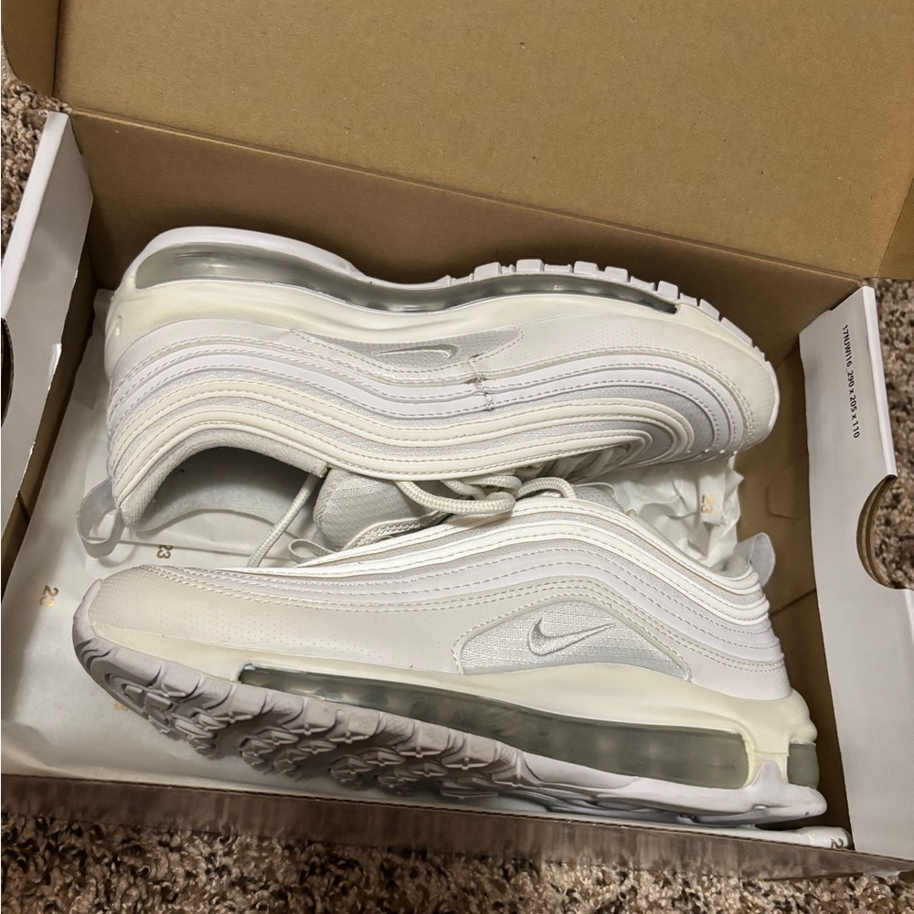 Nike white sneaker shoes